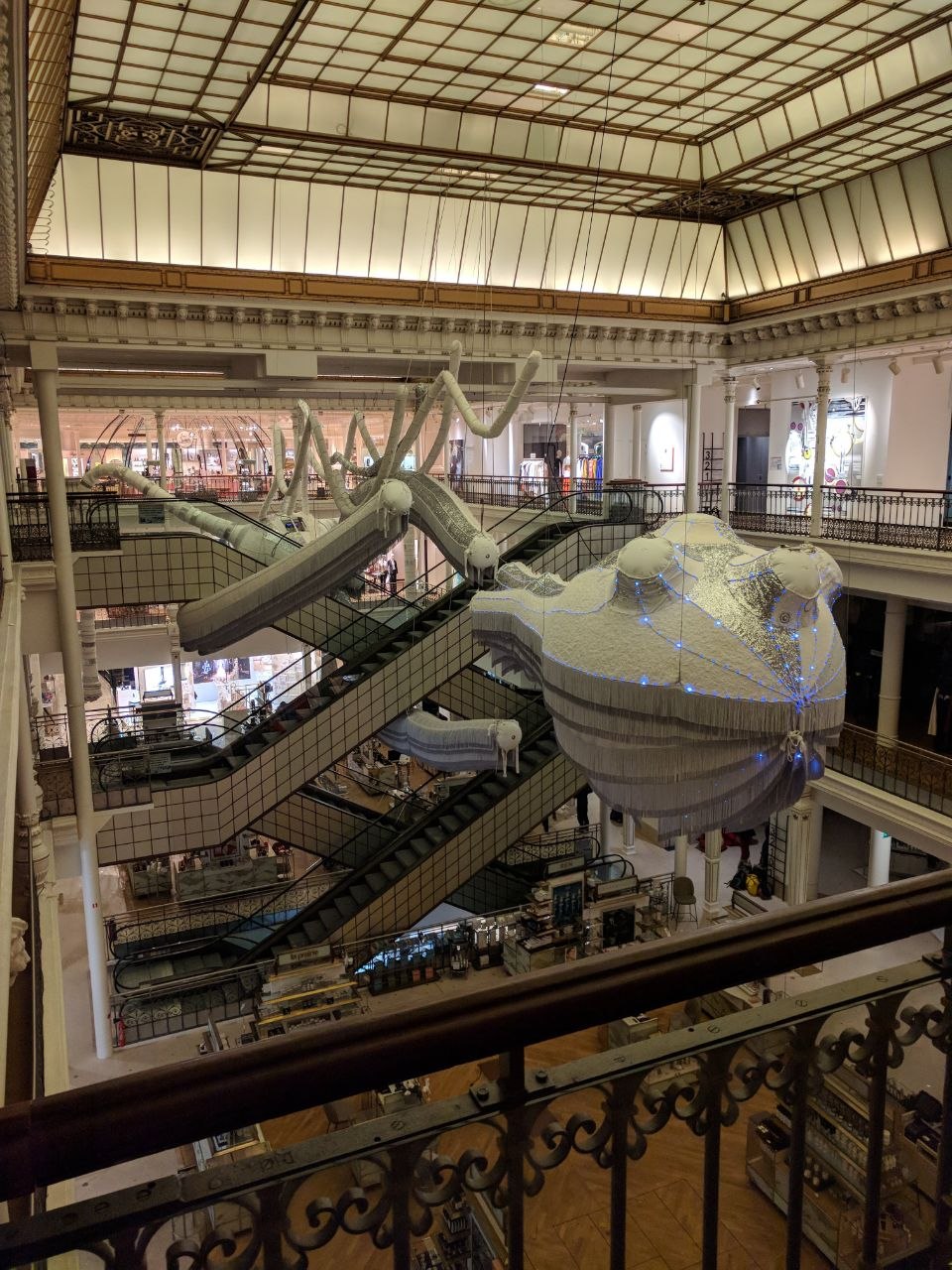 Sculptures suspendues